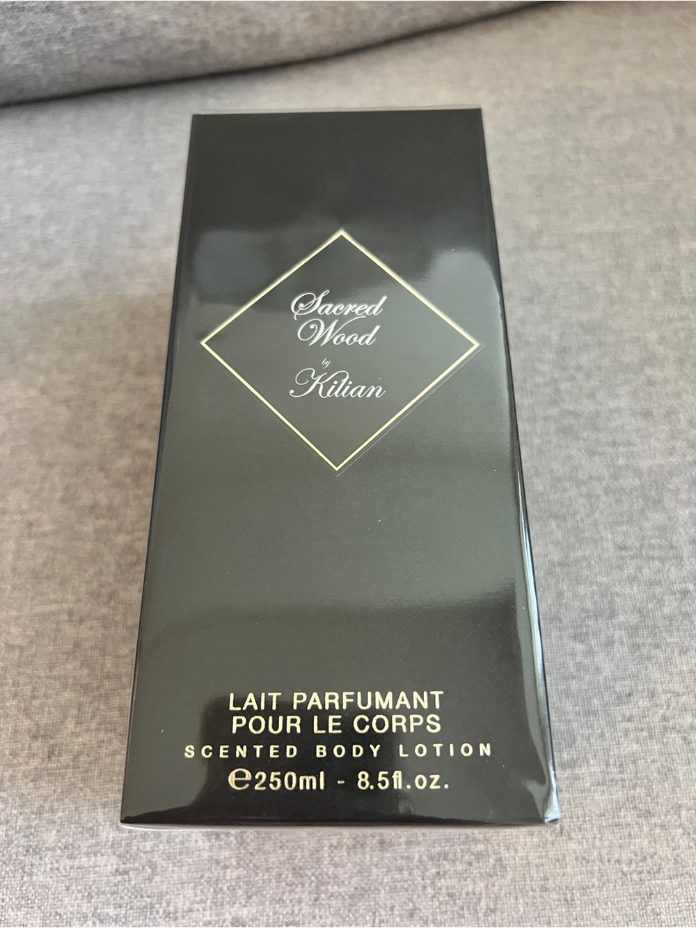 Kilian Sacred Wood Scented Body Lotion - Black